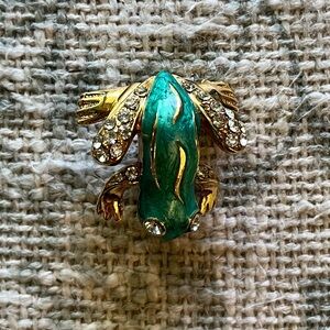 Vintage Unsigned Gold Tone, Rhinestone Frog Brooch